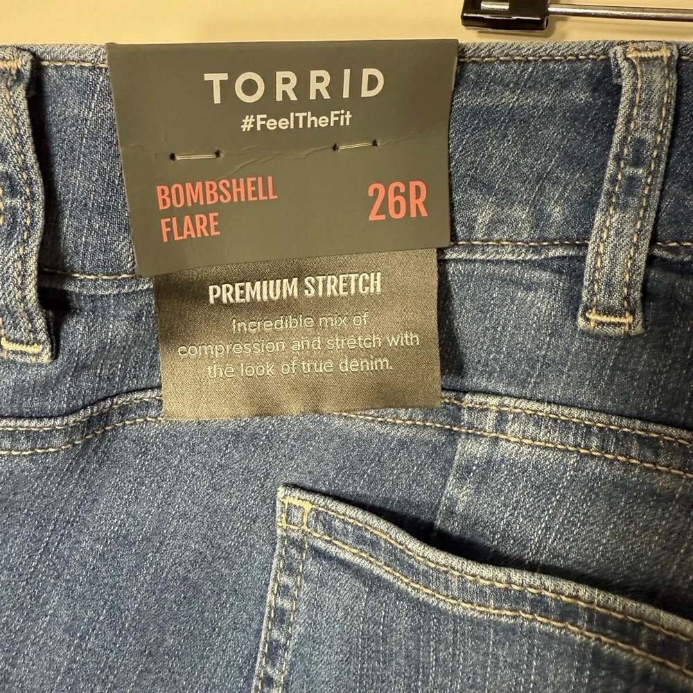 NWT Torrid Women’s Bombshell Flare Jeans Plus Size 26W‎
